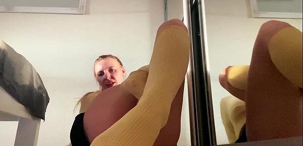  Minx Sucks Toy Deeply And After Hard Fucking Herself